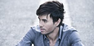 La ternura de Enrique Iglesias con esta fan nos enamora