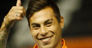 Eduardo Vargas disfruta sus vacaciones en paradisíacas playas