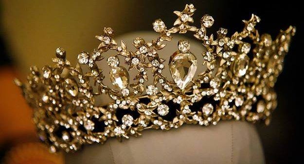 ¡Qué linda! Carabinera participa para ser Miss Earth 2016