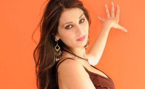 Perla Ilich se hace un tatuaje por amor