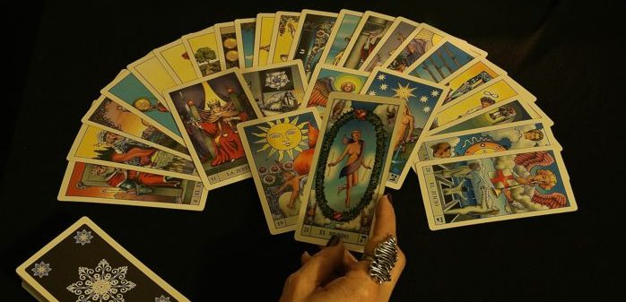 Reconocida tarotista nacional vive complicado estado de salud