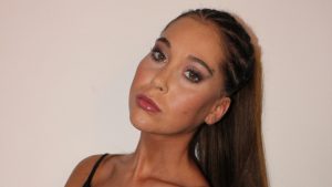 Vale Roth confesó que vive una pena de amor