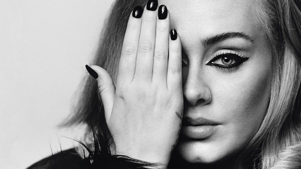 Adele pidió disculpas y sin maquillaje