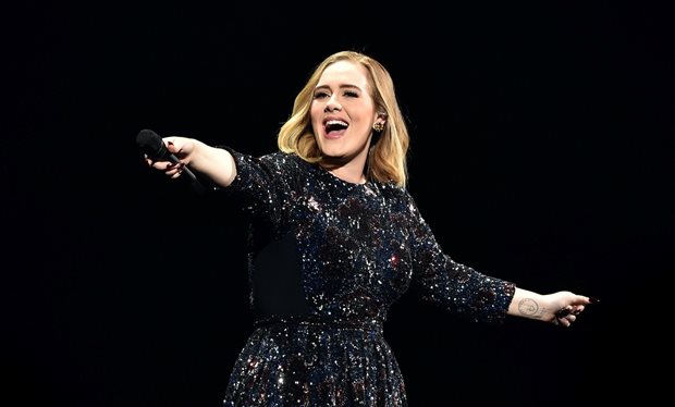 ¡Se pasó! ¿Adele actuará gratis en el matrimonio de dos fans?
