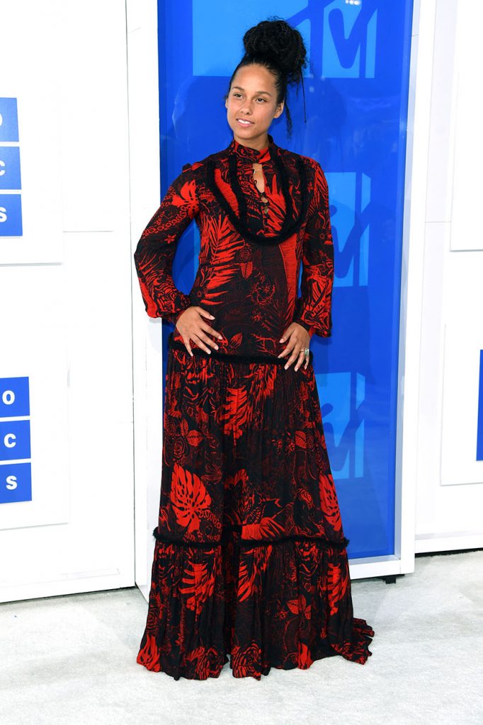 NEW YORK, NY - AUGUST 28: Alicia Keys attends the 2016 MTV Video Music Awards at Madison Square Garden on August 28, 2016 in New York City. (Photo by Jamie McCarthy/Getty Images)