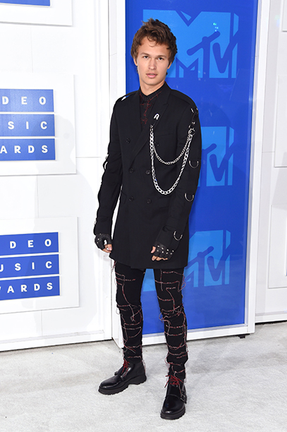 NEW YORK, NY - AUGUST 28: Ansel Elgort attends the 2016 MTV Video Music Awards at Madison Square Garden on August 28, 2016 in New York City. (Photo by Jamie McCarthy/Getty Images)