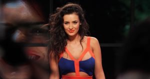 Dominique Gallego sacó aplausos con sexy vestido