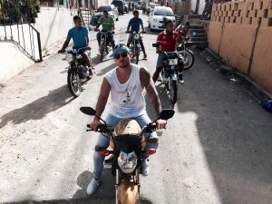 #AlertaDeEstreno Mira el sensual video de "Sin contrato" de Maluma 