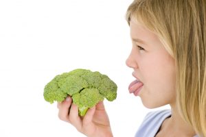 Verduras y pescados: ¿por qué no les gustan a todos los niños?