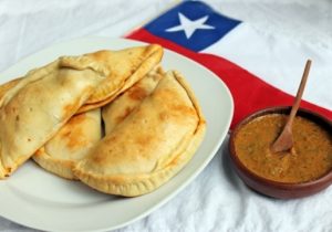 ¡Tiki tikiti! Empecemos a celebrar el Mes de la Patria con unas ricas empanadas fritas y de horno