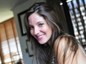 Kel Calderón se une al mundo youtuber ¡Y ya publicó su primer video!