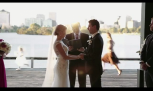 Niña de tres años protagoniza divertido momento en una boda en Australia