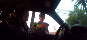 ¡Todo un mago! Así sorprendió este hombre a Carabineros cuando fue parte de una fiscalización