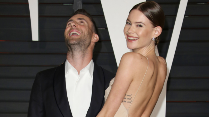 Adam Levine es el papá más chocho y acá te contamos por qué