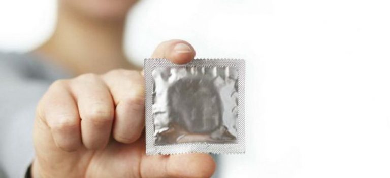 Alerta sanitaria por preservativos defectuosos repartidos en consultorios