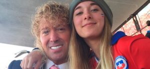 Mensajes pervertidos obligan a hija de Farkas a salir de Instagram