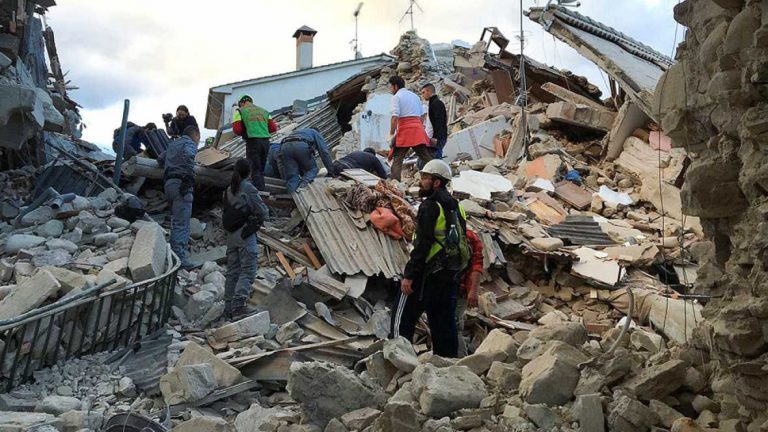 Terremoto en Italia: Llaman a chilenos en la zona afectada a reportarse en el consulado