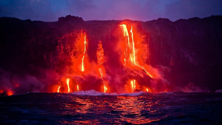 El dibujo de una cara feliz en lava de volcán se vuelve viral