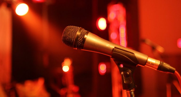 ¿Famosa cantante está en rehabilitación?