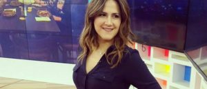 ¡Pobre! Michelle Adam se cayó en vivo en bicicleta y esta fue su reacción