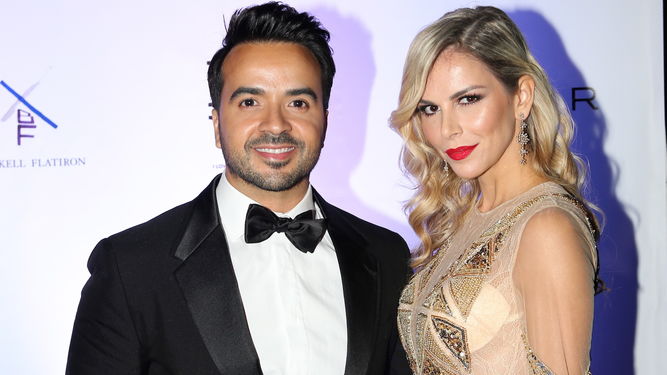 ¡Aww! Esposa de Luis Fonsi muestra tierna foto de su embarazo