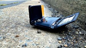 Un mendigo encontró una billetera con dinero y esto fue lo que hizo