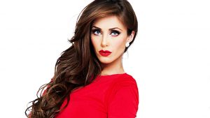 ¡Qué ternura! Anahí presentó públicamente a su recién nacido