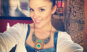 Catalina Vallejos confirmó que está saliendo con alguien y realizó sensual sesión de fotos