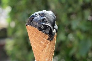 ¿Helados de carbón? Conoce esta tendencia en Instagram