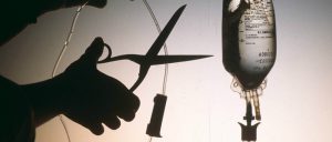 Insinúan que este famoso cantante habría cometido suicidio asistido