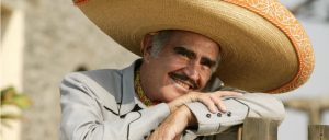 ¿Te gustan las rancheras? Escucha el corrido que Vicente Fernández le dedicó a Hillary Clinton