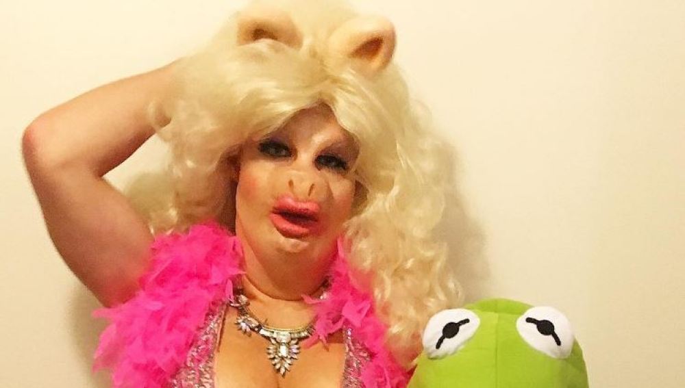 Descubre qué famoso actor se disfrazó de la cerdita Peggy