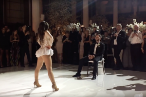 Actriz se lució en su boda y bailó al estilo de Beyoncé