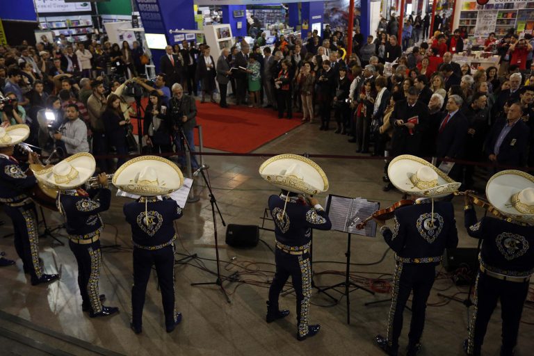 Mariachis mexicanos “Calicanto” en Inauguración FILSA 2016.