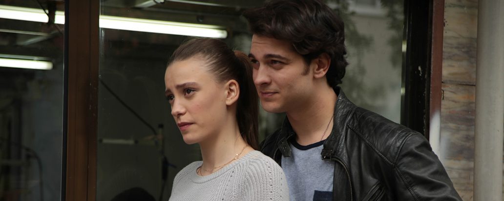 El nuevo look del guapo protagonista de "Medzecir"