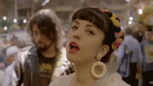 Mon Laferte encabeza lista de artistas que se sumarán al show de los Latin Grammy