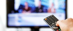 5 efectos negativos de pasar muchas horas frente al televisor