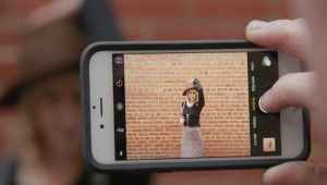 Esta mujer revoluciona las redes sociales con su color de piel