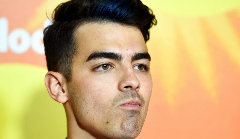 Joe Jonas reveló que perdió su virginidad con famosa actriz