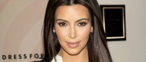 ¿No será mucho? Crearon disfraz inspirado en el robo que sufrió Kim Kardashian