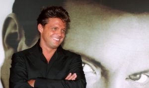 Luis Miguel impactó las redes sociales con rejuvenecido rostro
