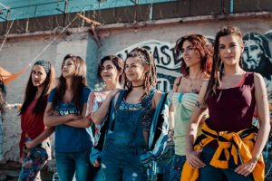 Actriz de "Preciosas" se luce con bikini estilo vintage