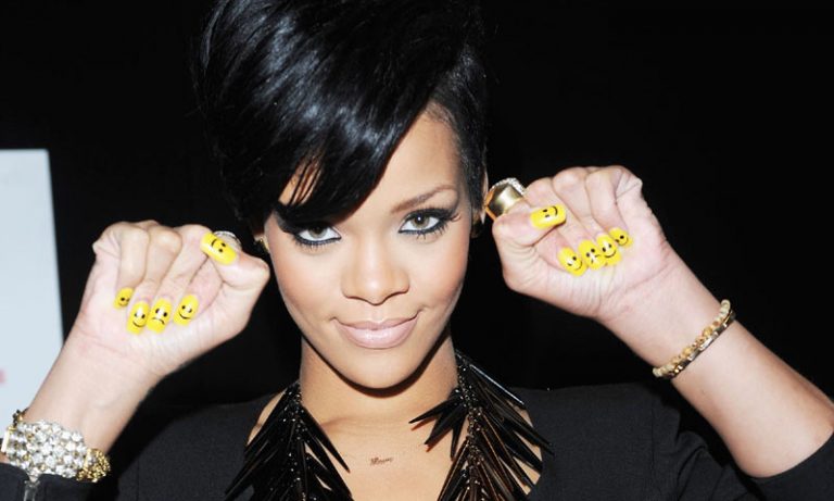 Joven sacó aplausos con disfraz de Rihanna