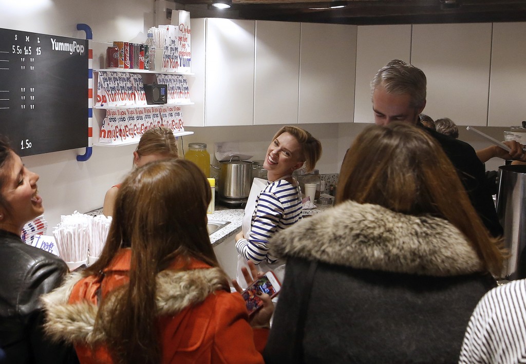 scarlett-johansson-paris-sf-15-1024x709