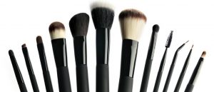 Por estas razones es imprescindible que laves tus brochas de maquillaje