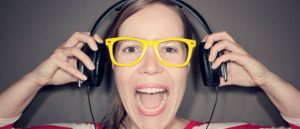 ¿No puedes dejar de cantar una canción? Aquí te explicamos por qué