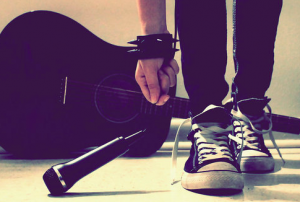 Famoso cantante golpeó a un fan en la cara