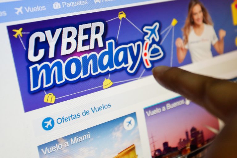 Los mejores memes y reacciones por el Cyber Monday