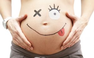 ¿Por qué es bueno reírse durante el embarazo?