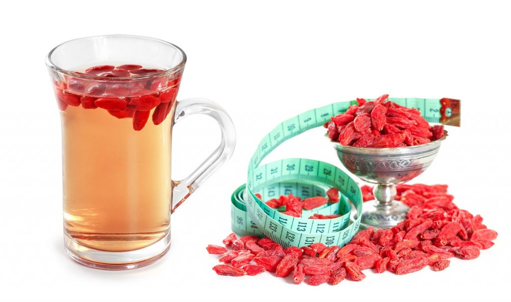 Infusion of goji berries with dry berries